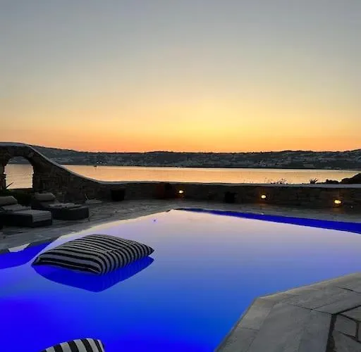 Waterfront - Stunning 6 Bedroom Annita With Pool *