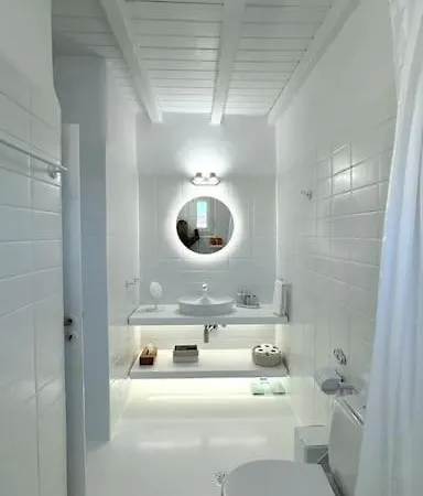 Annita On The Water With 5 Bedrooms
