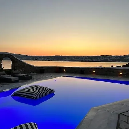 Waterfront - Stunning 5-bedroom Annita With Incredible Views *