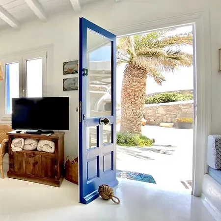 Annita On The Water With 5 Bedrooms Villa