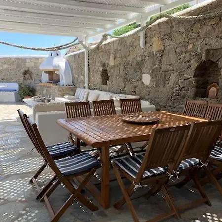 Annita On The Water With 5 Bedrooms Villa