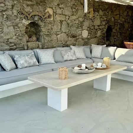 Annita On The Water With 5 Bedrooms Villa