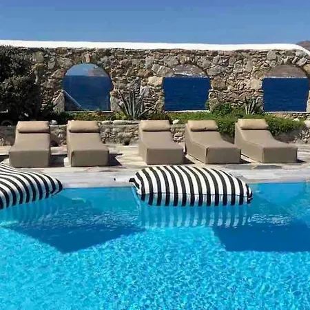 Villa Annita On The Water With 5 Bedrooms *