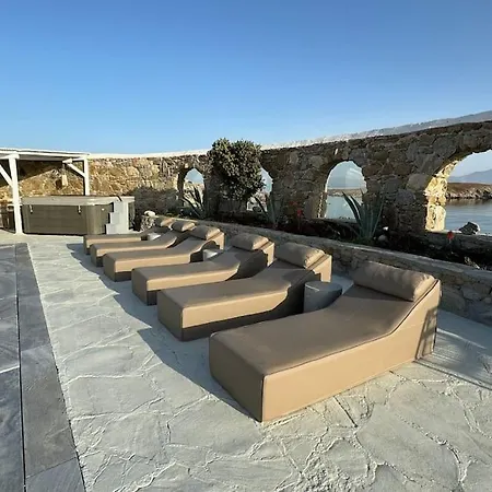 Villa Annita On The Water With 5 Bedrooms