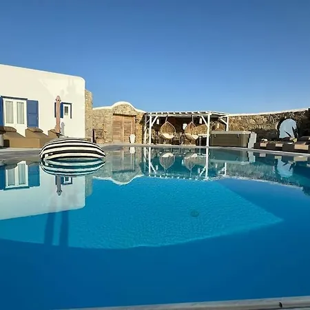 Annita On The Water With 5 Bedrooms