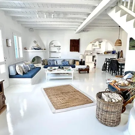 Villa Annita On The Water With 5 Bedrooms