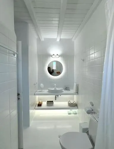 Waterfront - Stunning 6 Bedroom Annita With Pool