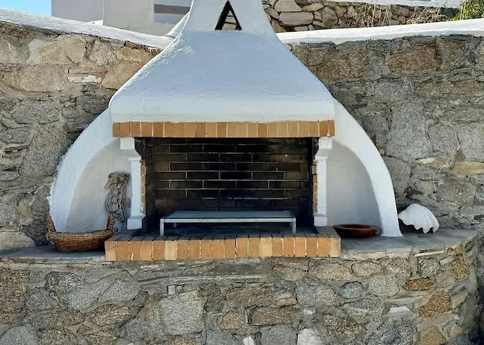 Villa Waterfront - Stunning 6 Bedroom Annita With Pool