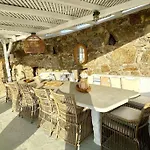 Villa Waterfront - Stunning 6 Bedroom Annita With Pool Mykonos Town