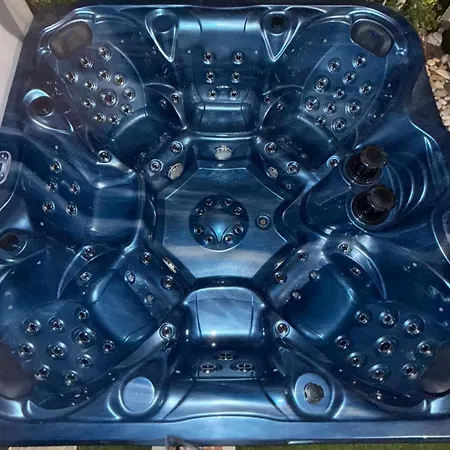 فيلة Waterfront - Stunning 6 Bedroom Annita With Pool *