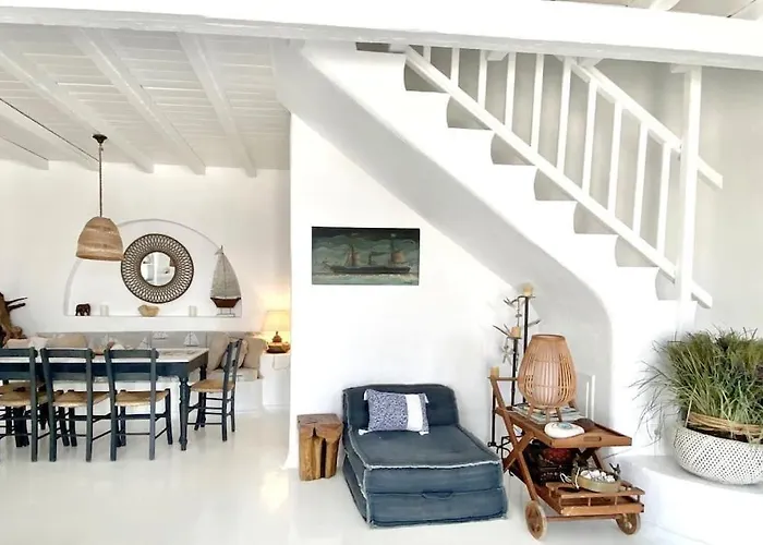 Waterfront - Stunning 6 Bedroom Annita With Pool