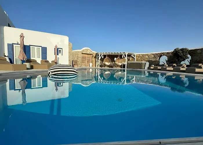 Waterfront - Stunning 6 Bedroom Annita With Pool