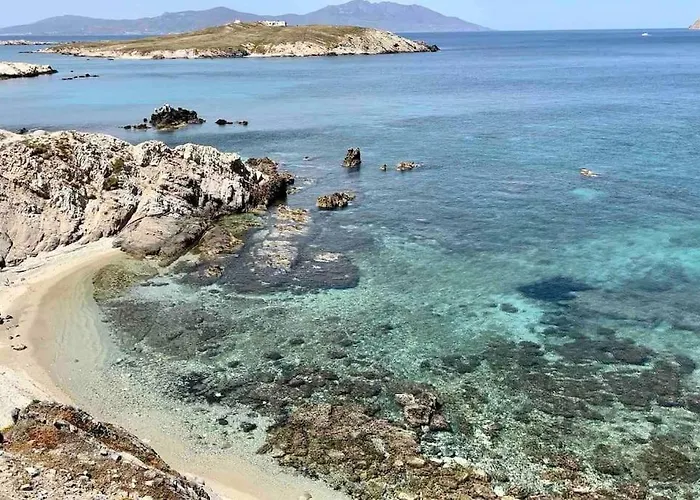 Waterfront - Stunning 6 Bedroom Annita With Pool