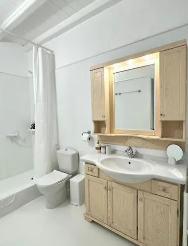 Villa Waterfront - Stunning 6 Bedroom Annita With Pool *