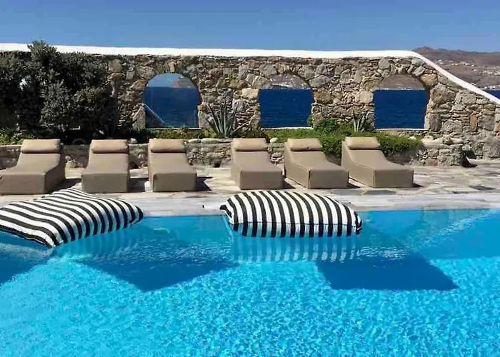 Villa Waterfront - Stunning 6 Bedroom Annita With Pool *